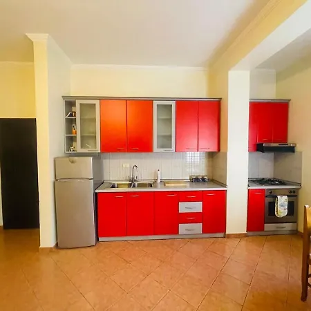 2 Bedroom 20m From The Vlorë