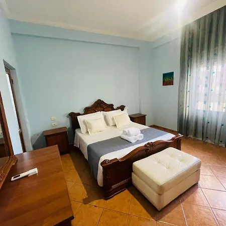 2 Bedroom 20m From The * Vlorë