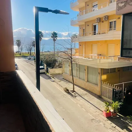 2 Bedroom 20m From The 公寓 Vlorë